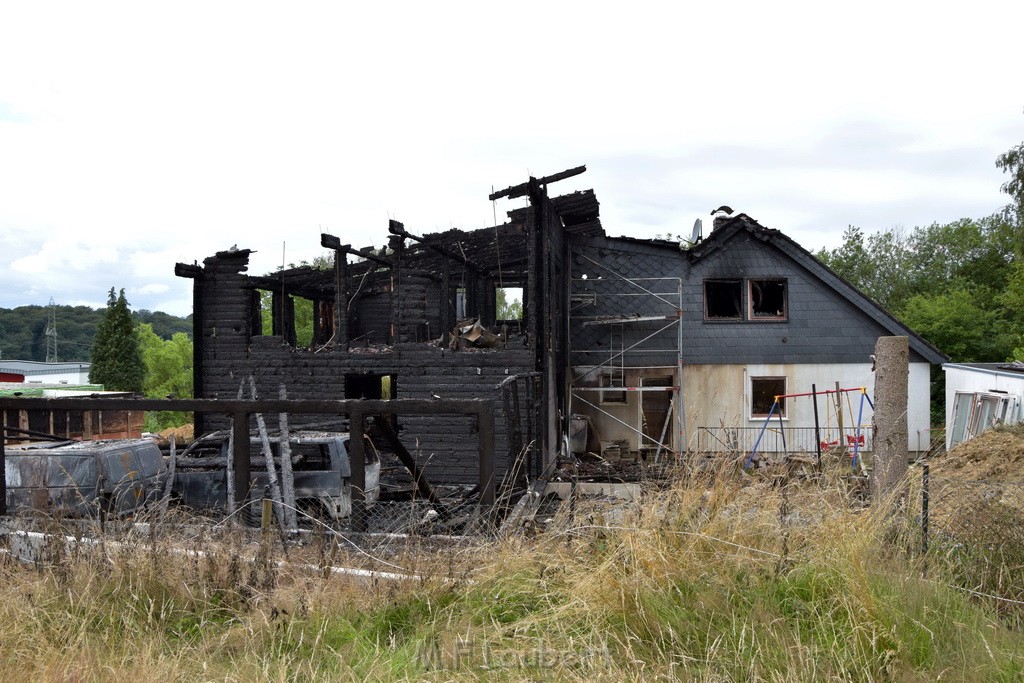 Schwerer Brand in Einfamilien Haus Roesrath Rambruecken P033.JPG - Miklos Laubert